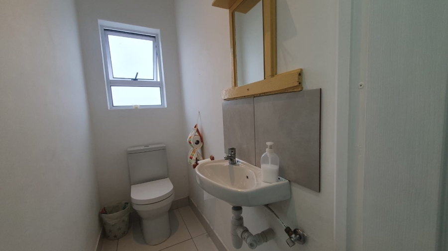 4 Bedroom Property for Sale in Lampiesbaai Western Cape